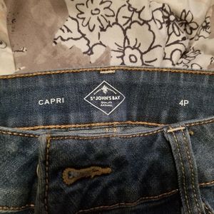 St. John's Bay denim capris